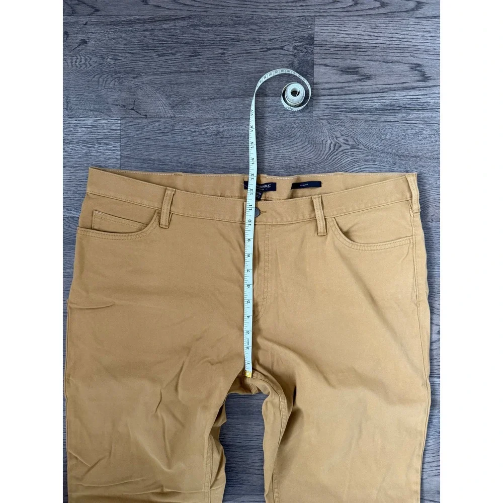 Banana Republic Slim Fit Traveler Pant - Size 42x32 - Whiskey Brown - NWOT‎